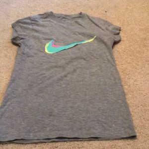 ☀️ Nike shirt. Size medium